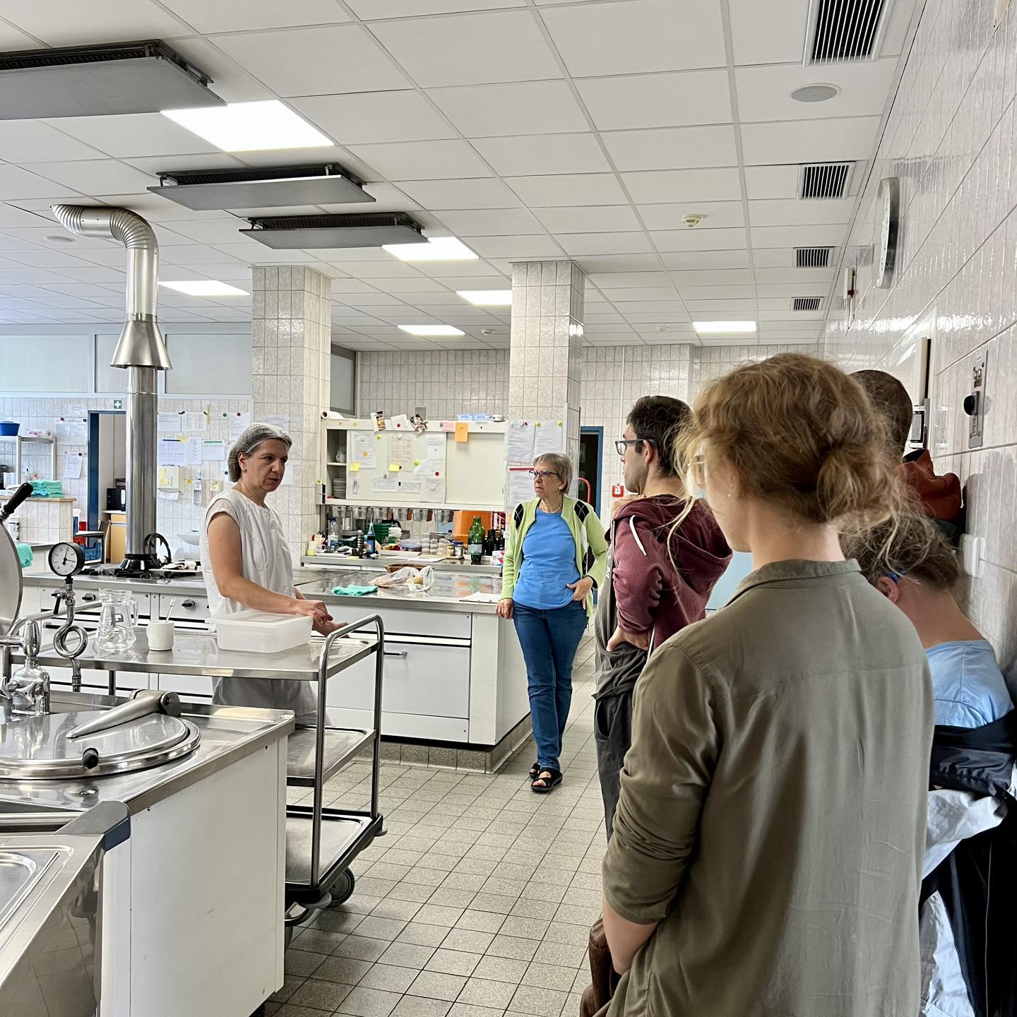 akademie start, Teilnehmende in der Küche