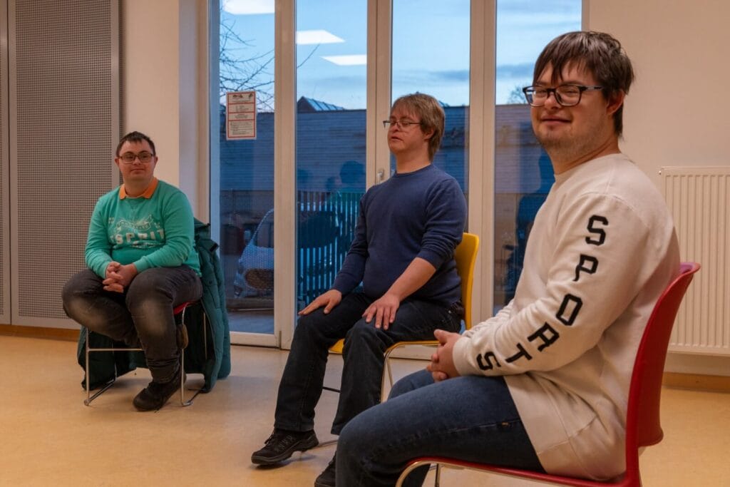 Drei Mitglieder der einsmehr Männergruppe